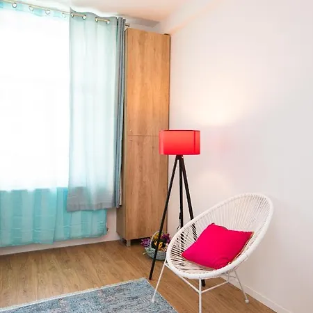 Apartment Colorful & Cozy *