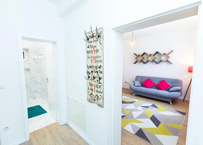 Апартаменты Colorful & Cozy