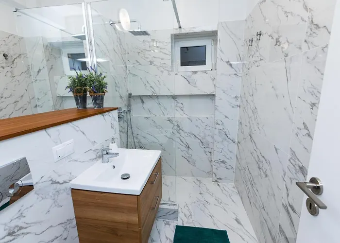 Апартаменты Colorful & Cozy